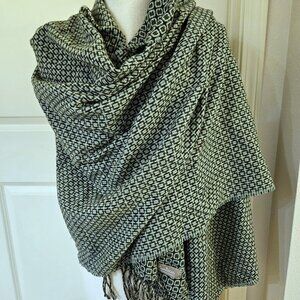 Women's Wool Blend Green/Off-White Patterned Shawl